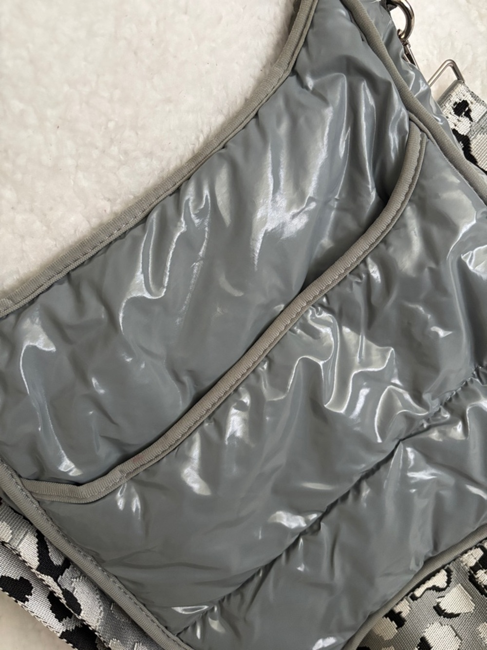 Quilted Crossbody Bag in Glossy Gray with Patterned Strap - Picture 3 of 7